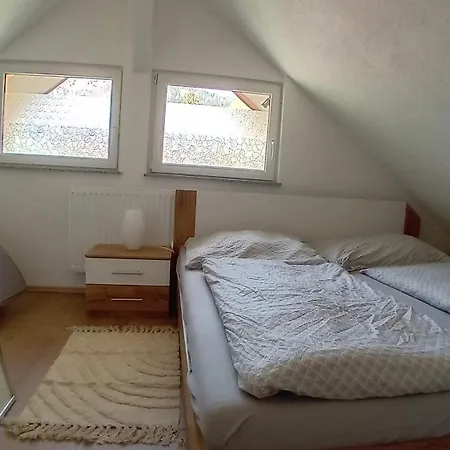 Apartment Privatzimmer Zufahrt Kressl